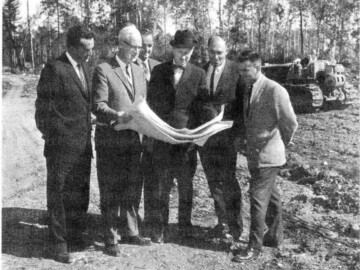 L-R; R.W Jones, F.W. Gilbert, D. Morgan, W.L. McKeown and R.O. Sochaski. 108-1000