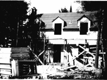 Number 21 Beach under construction on 22 May 1945. Photo source – AECL 1081000