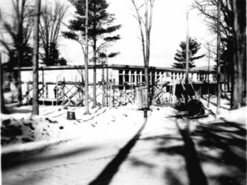 School construction status, viewed from Ottawa River side, 04 December 1945. Photo Source – AECL. 1161000