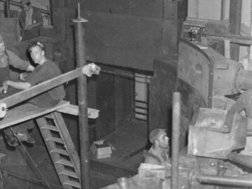 NRX pile erection, 21 August 1945. Photo source- AECL 122-2581000