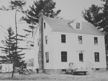 17 Beach Avenue. This “three-story” house was built specifically for the large family of Sir John Cockcroft. It was later occupied by Dr. David and Mrs. Keys and then by the E. Perryman family. It has been extensively modified by its present owner. Photo Source – AECL. 1391000