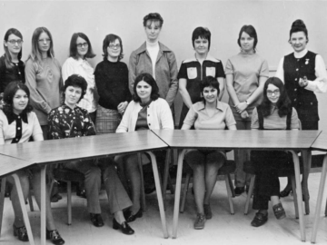 Standing (L-R): Bonnie McGillis, Gwen Vader, Sharon Baker, Janice Houghton, Linda Sopchyshyn, Judy Hoffman, Wendy Leach, Alice Austin Seated: Gerry O’Callaghan/McMahon, Ann Burton, Linda McBride, Anita ?, Carol Bonnie/Beatie AECL Secretary Seminar, 1970